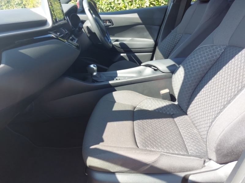 Toyota C-Hr 1.8 Hybrid Icon Cvt AVZ7823 Red #5