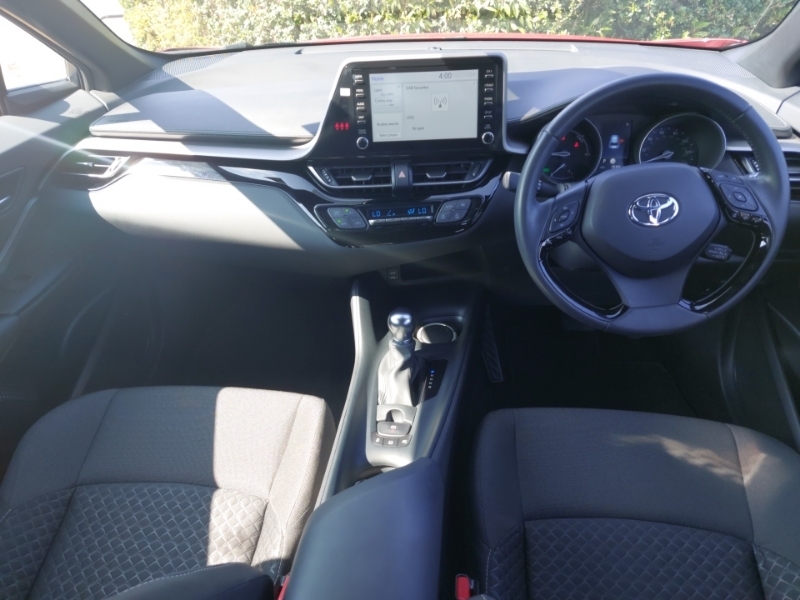 Toyota C-Hr 1.8 Hybrid Icon Cvt AVZ7823 Red #3