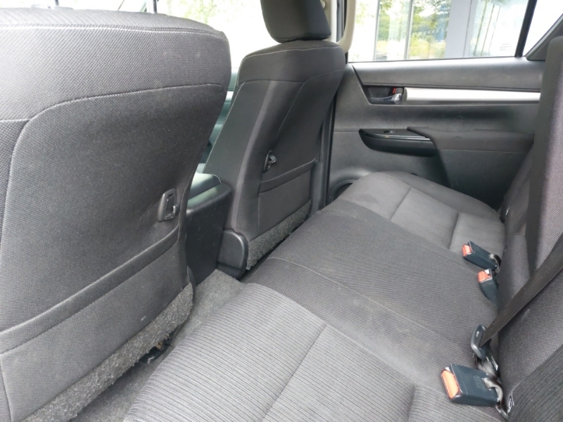 Toyota HILUX Invincible Dcab Pick Up 2.4 D-4d Silver #6