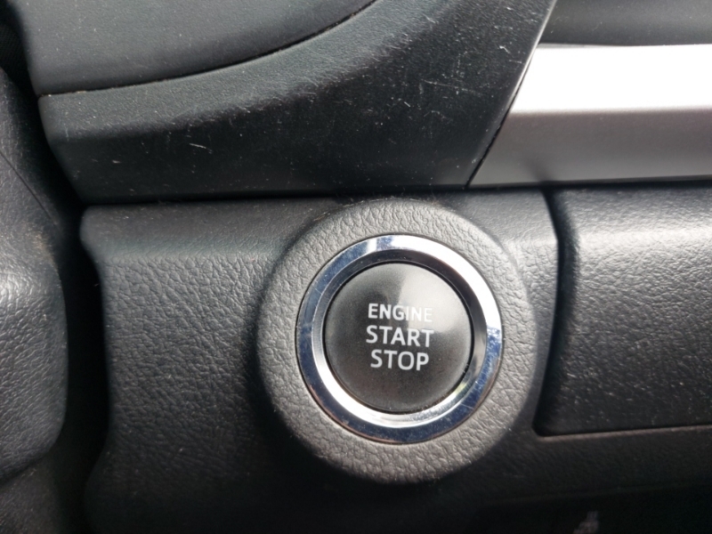 Toyota HILUX D-4d Active Extra Cab White #17