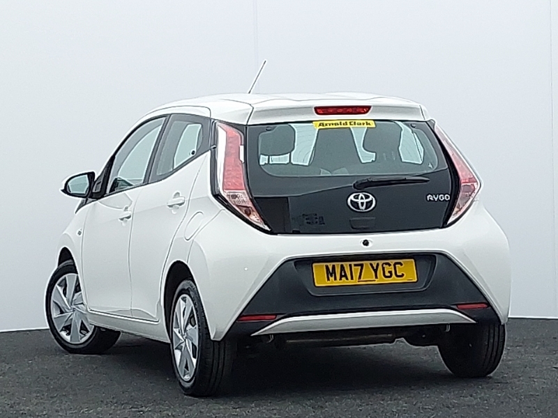 Toyota Aygo 1.0 Vvt-i X-play White #2
