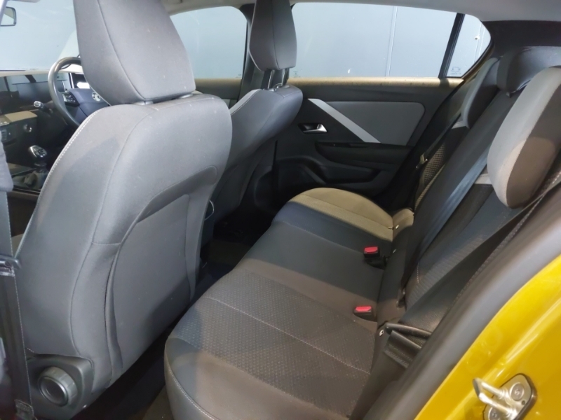 Vauxhall Astra 1.2 Turbo 130 Design AX23JGZ Yellow #5