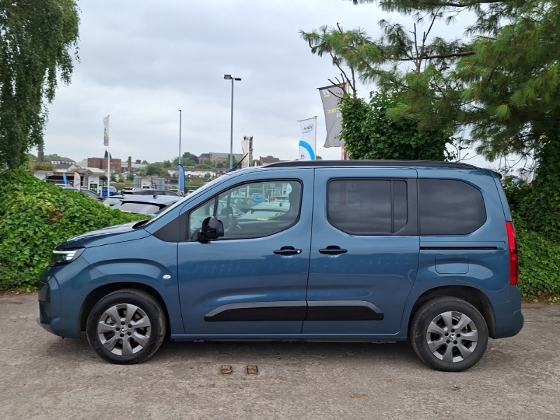 Vauxhall Combo-e Life 100Kw Ultimate 52Kwh Blue #4