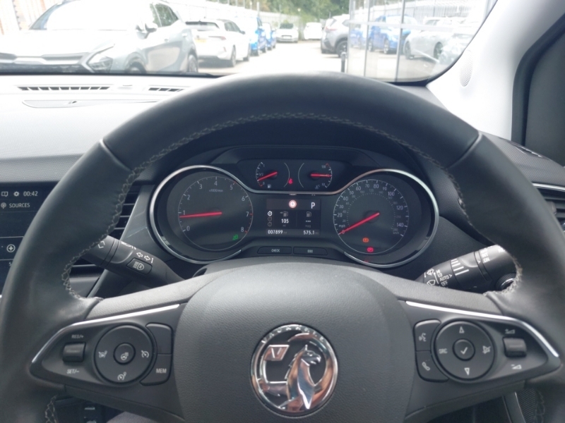 Vauxhall Crossland Ultimate White #13
