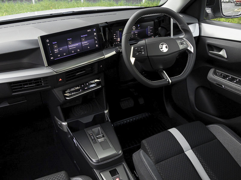 Vauxhall Frontera 1.2 Hybrid 110 Gs E-dct6 Green #13