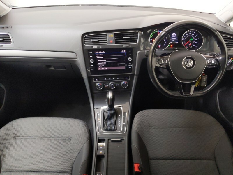 Volkswagen e-Golf 99Kw E-golf 35Kwh White #3