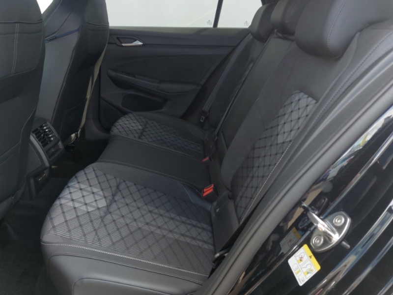 Volkswagen Golf 1.5 Tsi 150 Black Edition Black #6