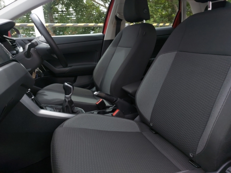 Volkswagen Polo 1.0 Life Red #5