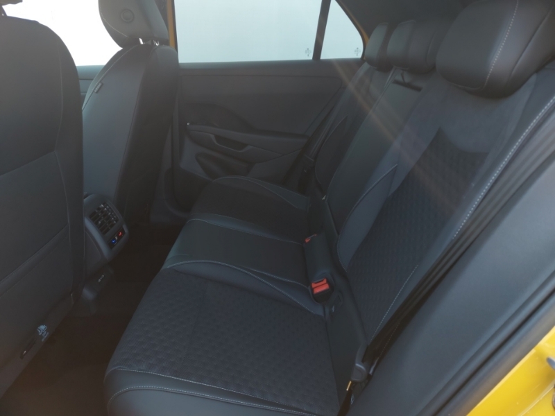 Volkswagen T-Roc 1.5 Etsi 150 R-line Dsg Yellow #6