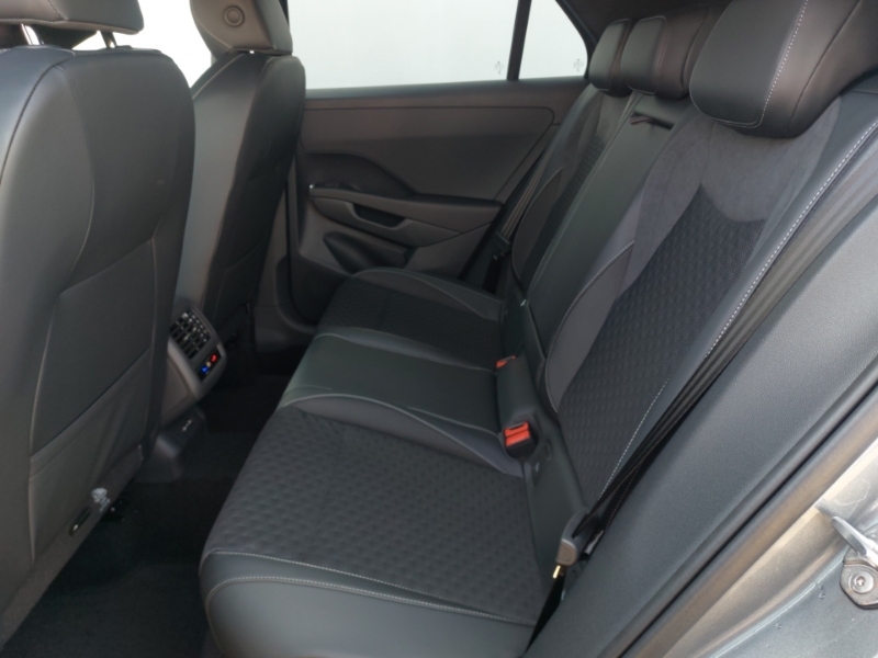 Volkswagen T-Roc 1.5 Etsi 150 R-line Dsg Grey #6
