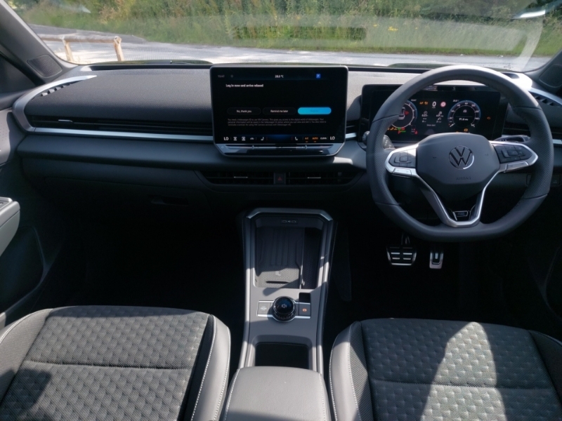 Volkswagen T-Roc 1.5 Etsi 150 R-line Dsg Black #3