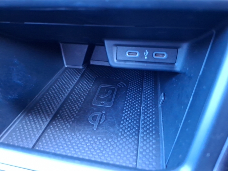 Volkswagen Taigo Hatchback Black #16