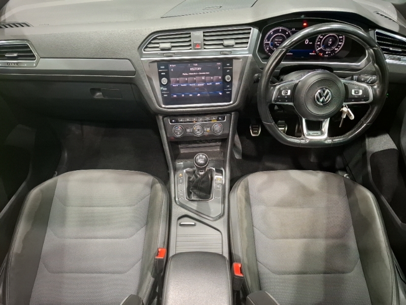 Volkswagen Tiguan 2.0 Tdi 150 R-line MA18UZJ Black #3