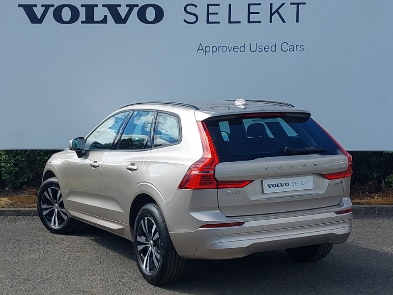Volvo XC60 2.0 B5p Core Awd Geartronic Gold #2