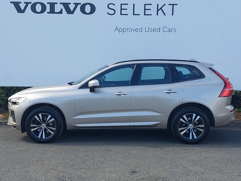 Volvo XC60 2.0 B5p Core Awd Geartronic Gold #4