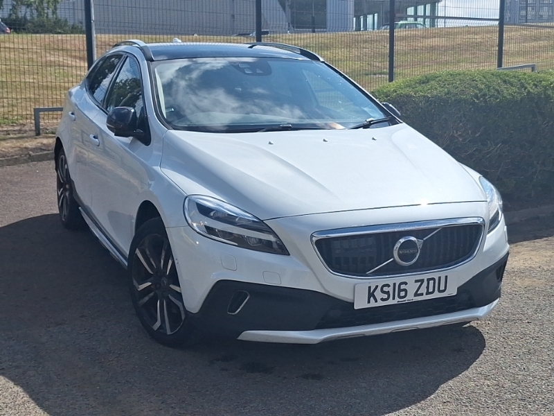Volvo V40 Cross Country D3 4 Cyl 150 Cross Country Pro White