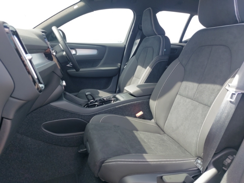 Volvo XC40 2.0 B3p Plus Dark Black #5