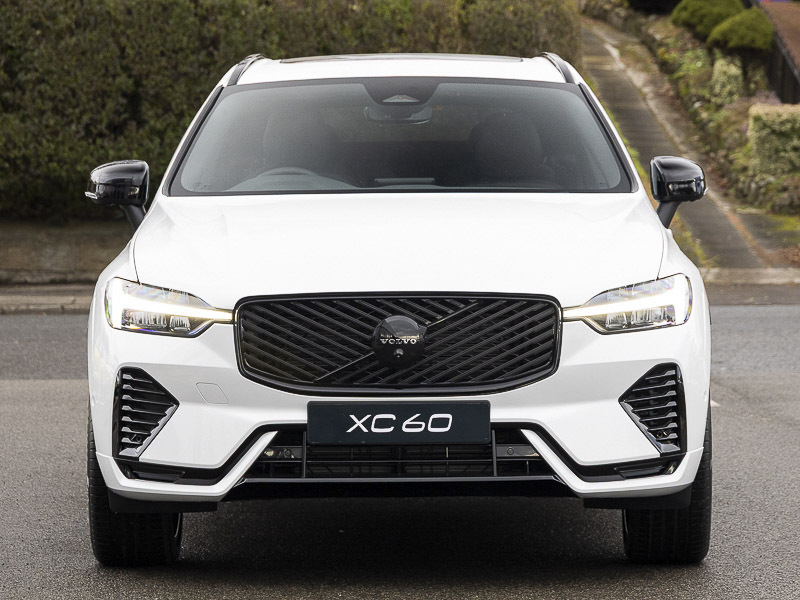 Volvo XC60 Ultra Black #16