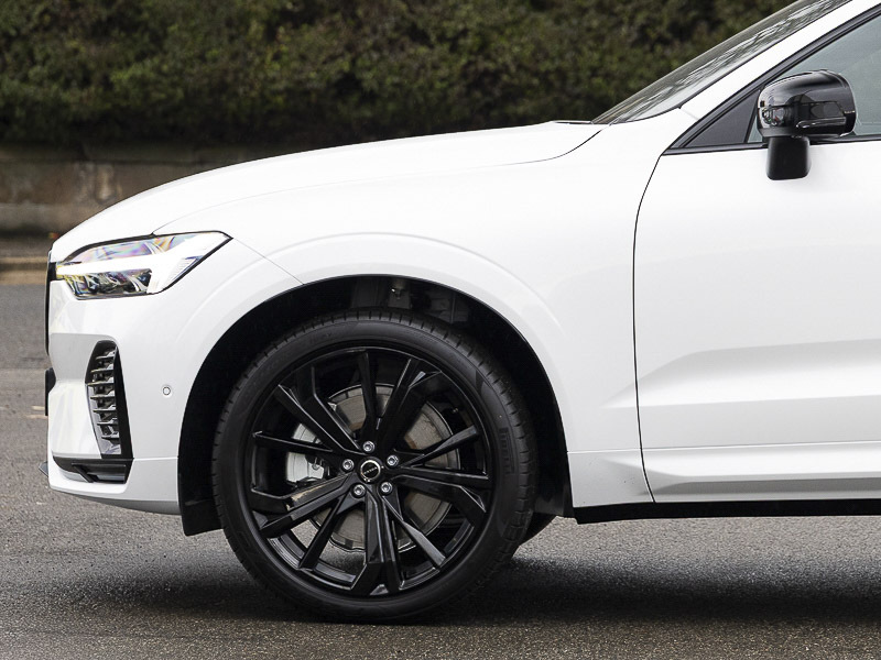 Volvo XC60 Ultra Black #19