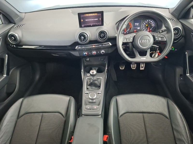 Audi Q2 30 Tfsi Black Edition Grey #3