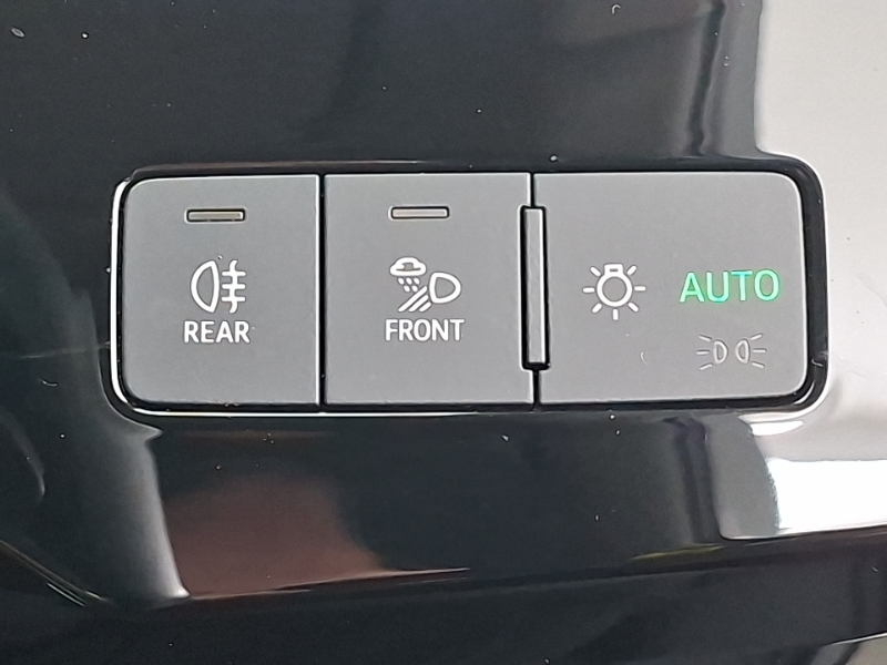 Audi Q8 e tron Audi Q8 Sportback Black Edition 55 E-tron Quattro White #17