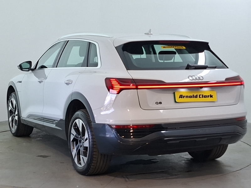 Audi Q8 e tron 250Kw 50 Quattro 95Kwh Sport White #2