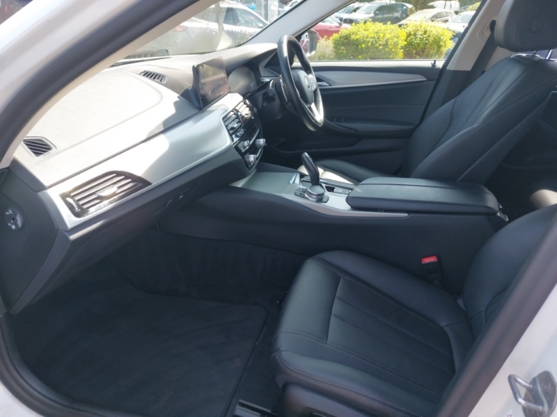 BMW 5 Series 520I Se White #5