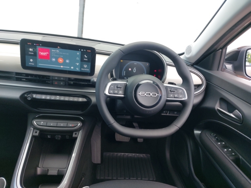Fiat 600 1.2 Mhev Hybrid Dct Black #8