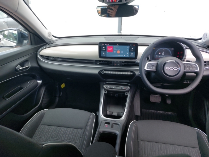 Fiat 600 1.2 Mhev Hybrid Dct Black #3