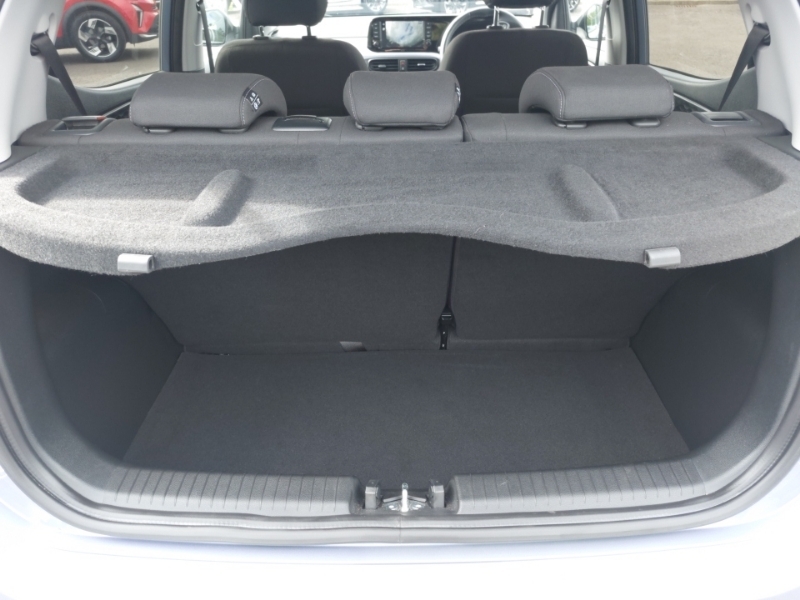 Hyundai I10 Premium White #18