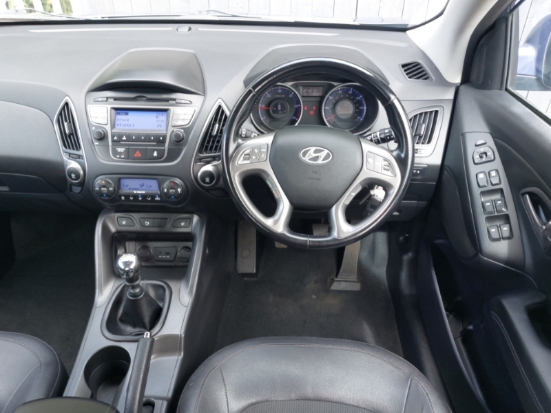 Hyundai Ix35 1.7 Crdi Se 2Wd Black #8