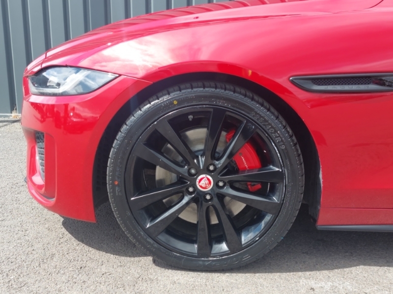 Jaguar XE 2.0 D200 Mhev R Dynamic Se Saloon Black #19