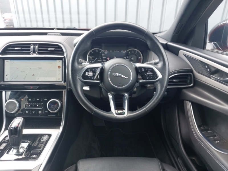 Jaguar XE 2.0 D200 Mhev R Dynamic Se Saloon Black #8