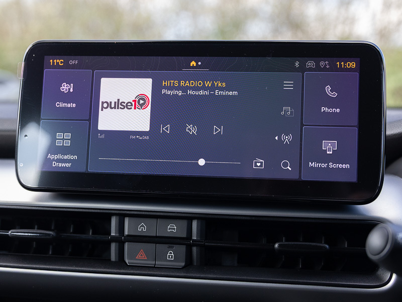 Jeep Avenger 1.2 E-hybrid Summit Dct White #18