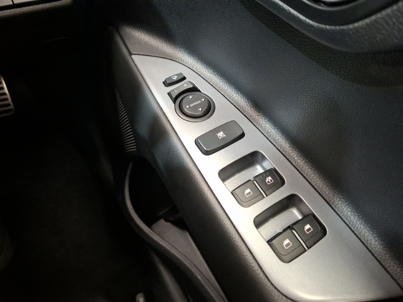 Kia Stonic 1.0T Gdi 99 2 Red #17