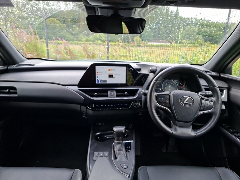 Lexus UX 250H 2.0 F-sport Design Cvt White #3