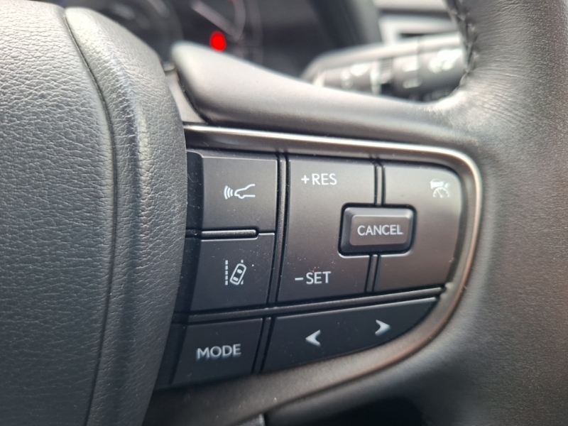 Lexus UX 300E 150Kw 54.3 Kwh E-cvt White #13