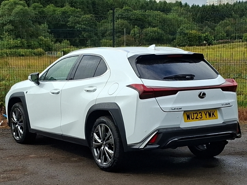 Lexus UX 250H 2.0 F-sport Design Cvt White #2