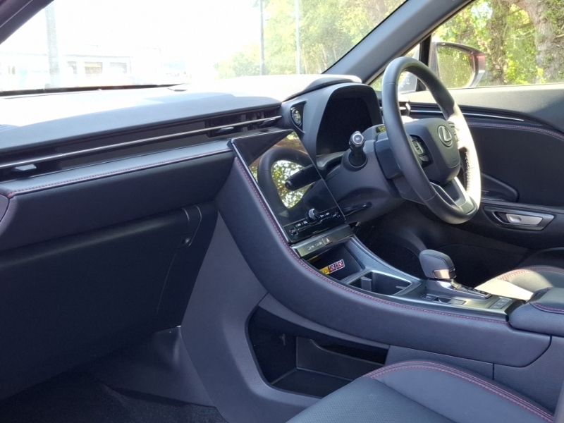 Lexus LBX 1.5 Premium E-cvt Red #5