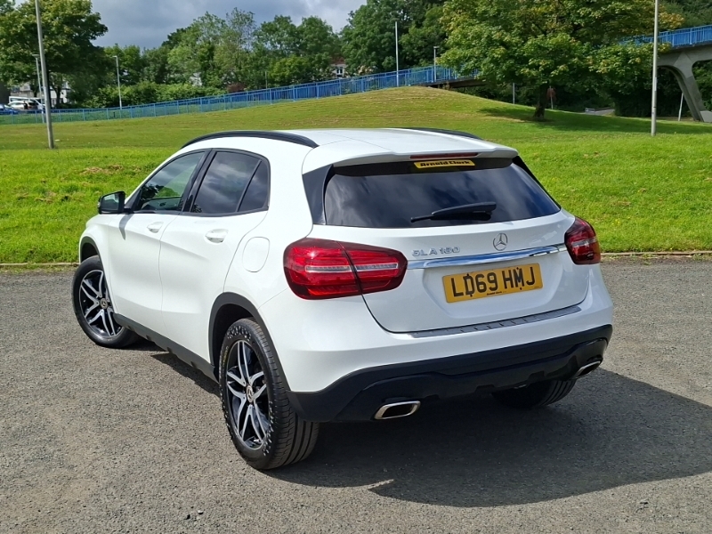 Mercedes-Benz GLA Class Gla 180 Urban Edition White #2