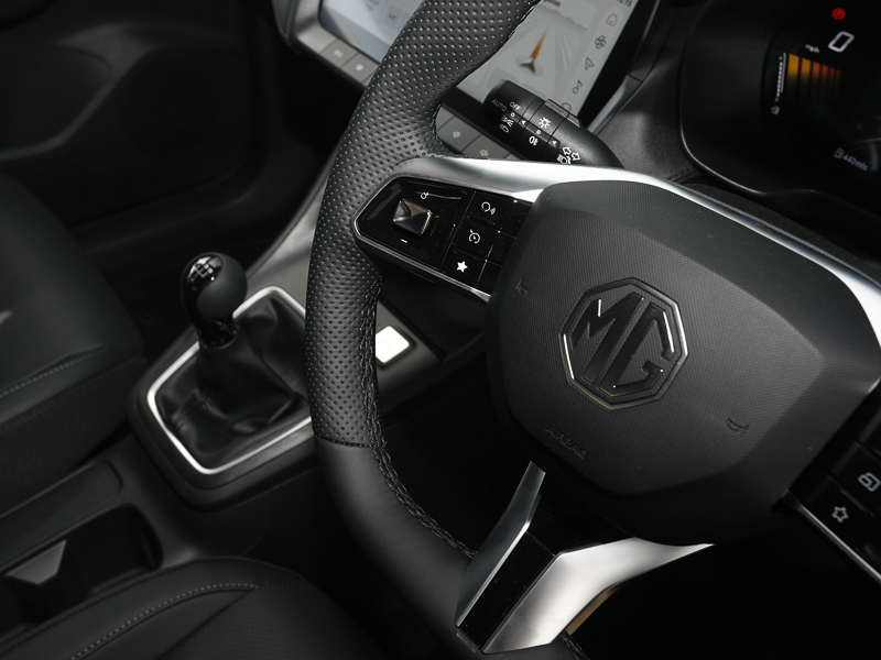 MG ZS 1.5 Hybrid Trophy Black #19