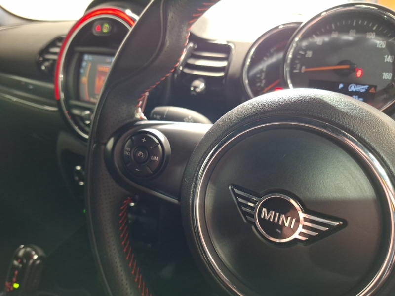 Mini Clubman  White #17
