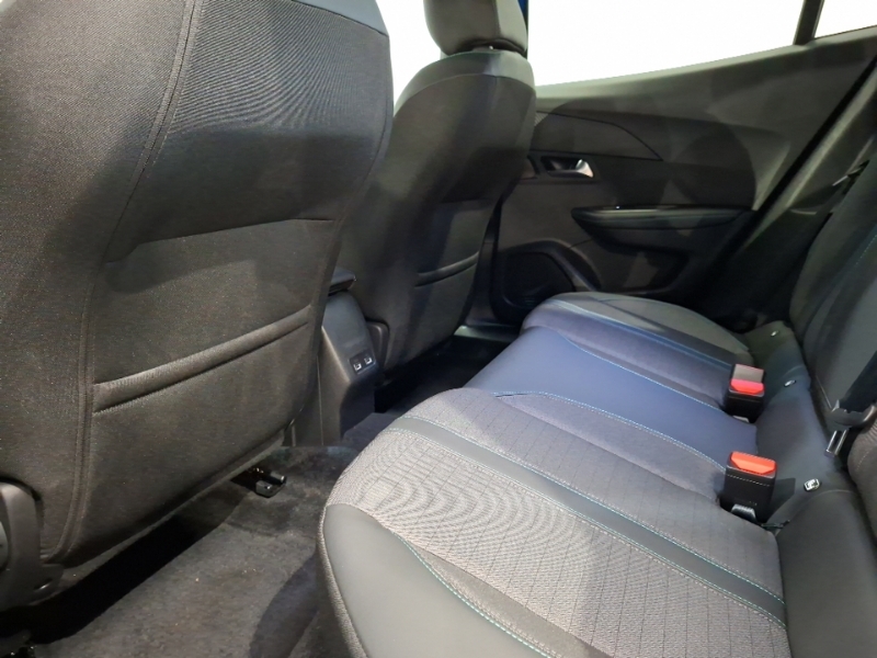Peugeot 2008 1.2 Puretech Allure Premium Blue #6