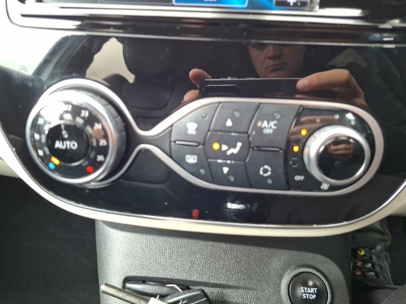 Renault Captur Renault Captur 0.9 Tce 90 Iconic Black #15