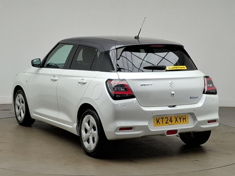 Suzuki Swift 1.2 Mild Hybrid Motion Cvt White #2
