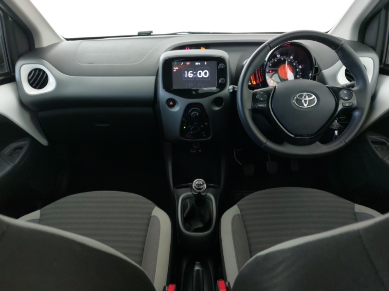 Toyota Aygo 1.0 Vvt-i X-play Tss White #3