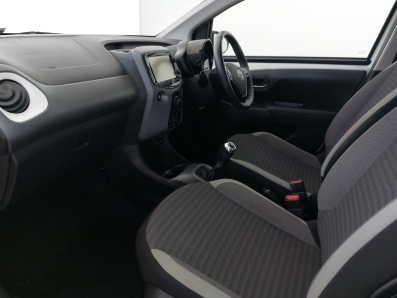 Toyota Aygo 1.0 Vvt-i X-play Tss White #5