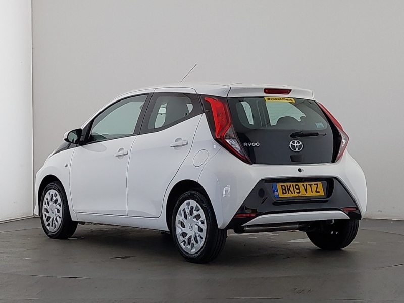 Toyota Aygo 1.0 Vvt-i X-play Tss White #2