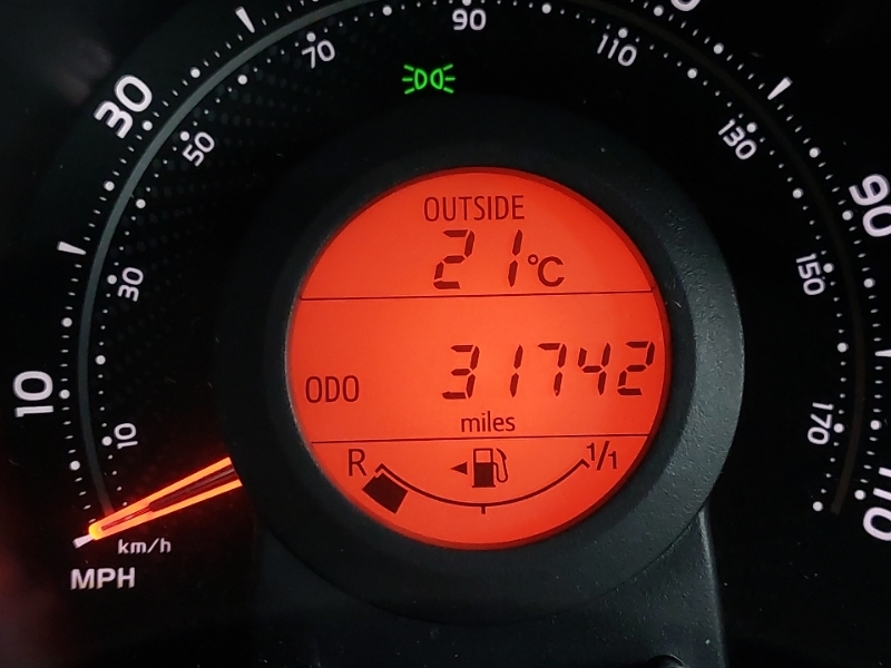 Toyota Aygo Hatchback White #10