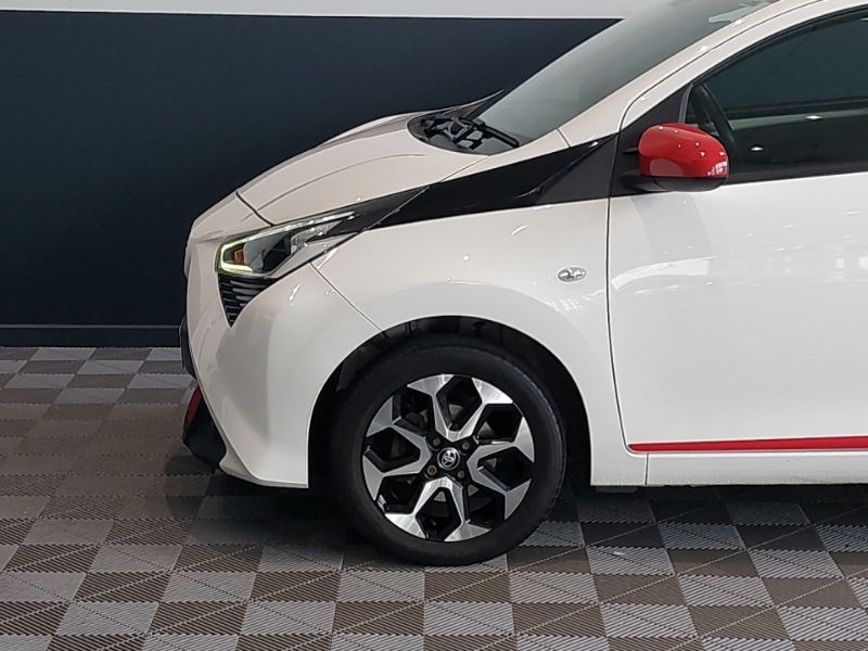 Toyota Aygo Hatchback White #19